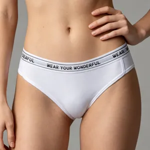 Comoda biancheria intima da donna bianca con cintura elastica stampata, elegante e traspirante.