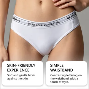 Slip bianchi confortevoli da donna con fascia in vita con lettere, intimo in cotone morbido.