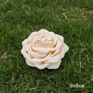 Fiore di rosa in tessuto artificiale 8x8cm, accessorio vintage beige per spilla.