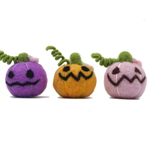 Handmade wool felt Halloween pumpkin dolls set, cute spooky pumpkin decor props for party.