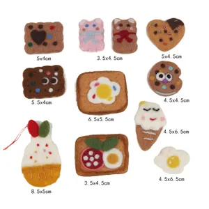 Handgemachte süße Wollfilz Simulationsfutter Kekse Toast DIY Dekoration Zubehör Set