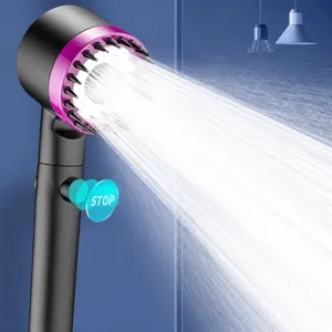 Soffione doccia a mano ad alta pressione con filtro acqua e tasto stop per bagno.