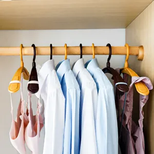 Wide shoulder non-trace clothes hangers wet and dry dual use anti-slip coat hangers