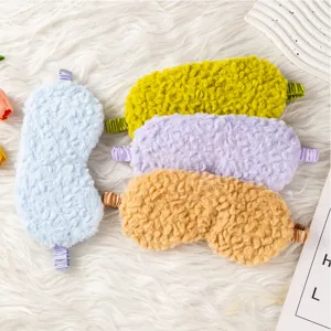Set di maschere da sonno in peluche, morbide e traspiranti, carine per viaggi e relax a casa.