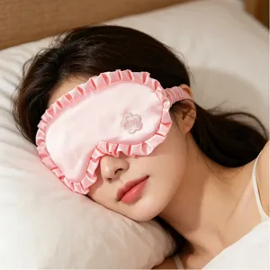 Rosa Satin Rüschen Schlafmaske mit Blumenstickerei, atmungsaktiv für Reise und Pause.