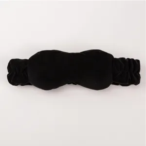 Plush headband eye mask detailed view, soft velvet fabric for sleeping and face washing.