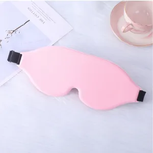 Gedetailleerd overzicht van het roze 3D slaapmasker met ademende stof en comfort.