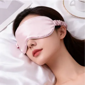 Detail du masque de sommeil en soie, cache yeux ultra doux en mûrier pour nuits paisibles.