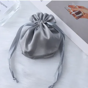 Sacchetto coulisse in raso grigio per confezione regalo gioielli morbida custodia antipolvere