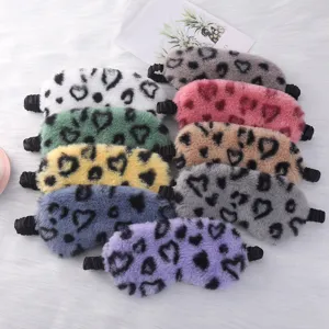 Simpatica Mascherina per Occhi in Peluche del Fumetto Motivo a Cuore Leopardato Copertura per Occhi da Sonno Oscurante Dorso in Raso Cinturino Elastico Regolabile Casa Viaggio Protezione Occhi