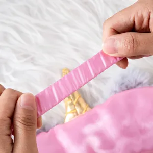 Masque de sommeil licorne en peluche rose avec sangle satin, confortable masque yeux.