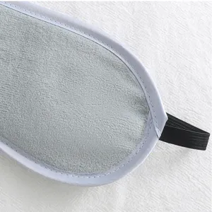 Mascarilla de dormir de felpa suave, tela ultra suave y comoda con correa elastica negra.