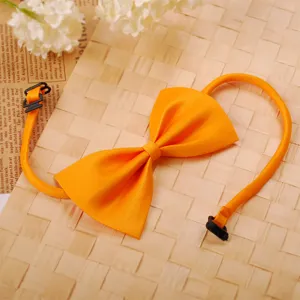 Oranger Haustier Fliege Halsband für Hunde und Katzen, verstellbarer Riemen, süßes Accessoire.