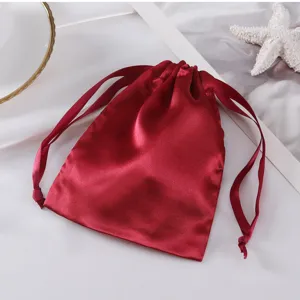 Roter Satin Kordelzug Beutel für Schmuck Make-up Aufbewahrung, weiche Seiden Staubtasche.