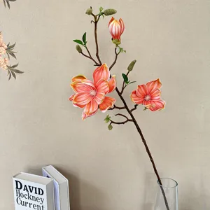 Künstlicher Magnolien-Blumenzweig Heimdekoration realistisches Blumenarrangement in Vase.