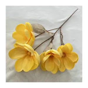 Künstlicher gelber Magnolienblütenzweig mit vier Köpfen für Heimdekoration und Hochzeiten.