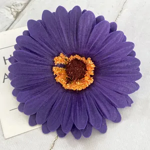 Testa di fiore di gerbera artificiale viola per decorazioni casa e artigianato fai da te.