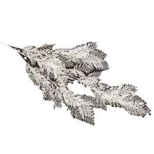 Guirlanda colgante de agujas de pino artificiales escarchadas para decoración.