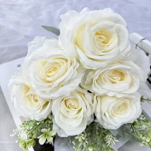 Bouquet di rose bianche artificiali fiori di seta per matrimoni decorazione casa oggetti di