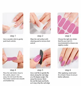 Image de détail étape par étape pour l'application facile des stickers d'ongles roses.
