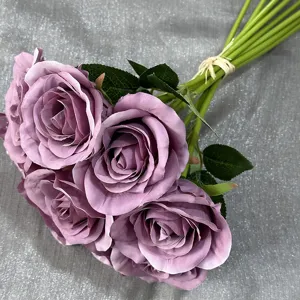 Künstliche lila Rosen Blumenstrauß Simulation Deko Blumen für Hochzeit Zuhause Hotel Detailansicht
