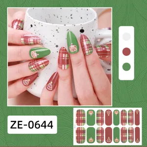Adesivi per unghie di Natale 16 punte scozzesi festive e simpatico orsetto.