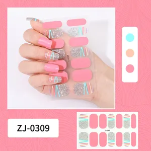 Pellicole per smalto per unghie glitterate rosa con linee geometriche eleganti e belle.