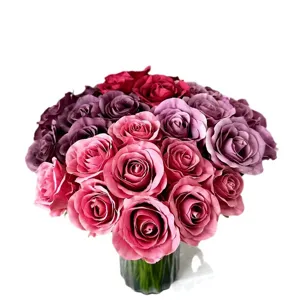 Wunderschöner künstlicher Rosenstrauß in Rosa- und Lilatönen für die schöne Heimdekoration.