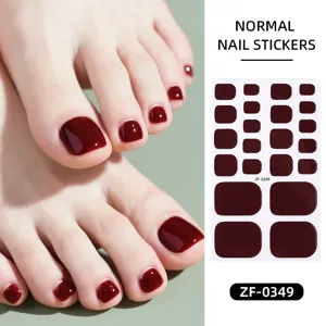 Donkerrode effen teennagel stickers wrap, schattige pedicure strips voor vrouwen en meisjes.