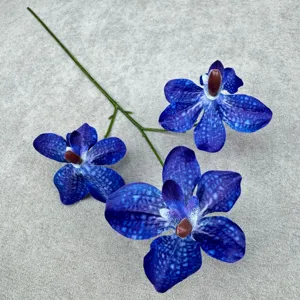 Künstlicher blauer Vanda-Orchideen-Zweig mit drei Blüten für Heimtextilien und Hochzeitsdeko.