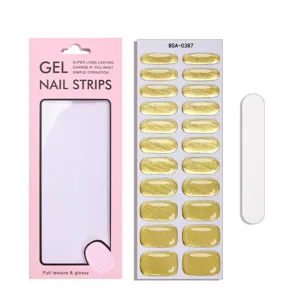 Set di strisce per unghie in gel con finitura dorata lucida, adesivi per manicure e lima.