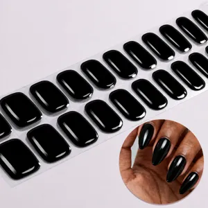 UV-vrije zwarte gel nagelwraps, glanzende neznagelstickers voor eenvoudige thuismanicure.