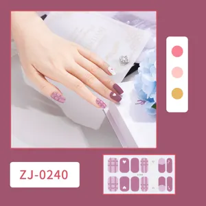 Adesivi per unghie a quadri rosa opaco con cuori, decalcomania per manicure alla moda per donne