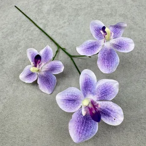 Künstlicher Orchideenzweig mit drei violetten gefleckten Blüten für Hochzeits- und Heimdekoration.