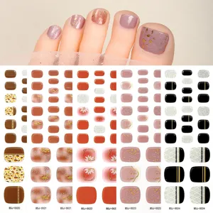 Half uitgeharde gel teen nagelstrips met stijlvolle patronen voor een gemakkelijke pedicure.