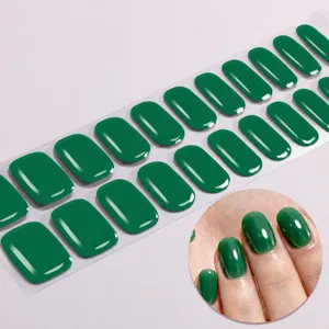 Effen groene UV-vrije gel nagelwraps, eenvoudig aan te brengen zonder UV-lamp voor mooie nagels.