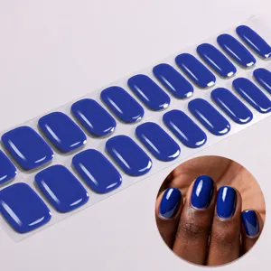 Effenkleurige UV-vrije gel nagelwraps voor eenvoudig thuis manicure, glanzende afwerking.