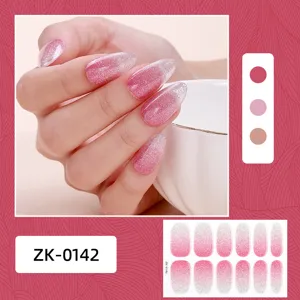 Stickers per unghie con glitter rosa sfumato, adesivi per manicure facili da applicare.
