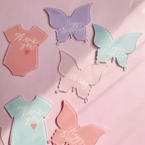 Jolis toppers de cupcake en acrylique avec formes de papillon et body pour la fete.