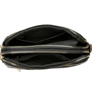 Elegante borsa a tracolla nera da donna con tasche multiple e bellissimi dettagli dorati.