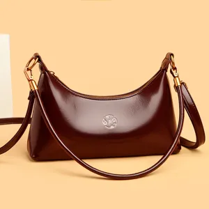 Sac Lune en Cuir Verni pour Femmes avec Lettre Brodée Petit Sac Carré à Bandoulière Sac sous le Bras de Luxe