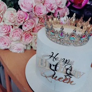 Ακρυλικη διακοσμηση τουρτας Happy Birthday Queen για παρτι και γλυκου λεπτομερειες
