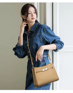 Sac à main élégant pour femme en cuir, sac bandoulière tendance pour le travail quotidien.