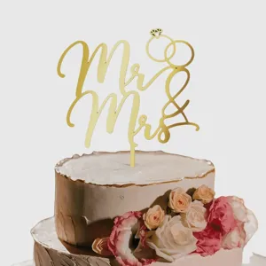 Decorateur de gateau dore en acrylique Mr Mrs avec bague pour mariage fete vue principale