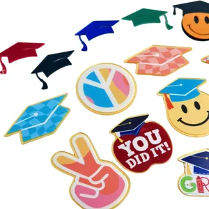 Set de topper para tarta de acrilico de graduacion, gorro y decoraciones smiley.