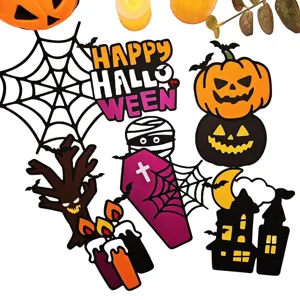 Vista detallada del juego de adornos para tarta de Halloween con varios diseños espeluznantes.