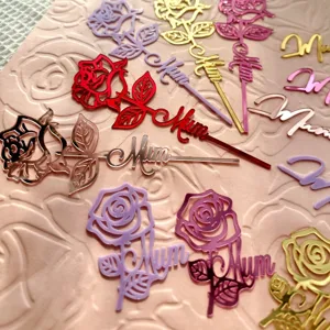 Topper de tarta de rosa acrilica Mum para decoracion de fiesta del Dia de la Madre.
