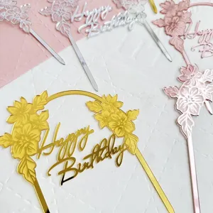 Acryl Bogen Happy Birthday Torte Topper Detailansicht für exquisite Party Dekoration.