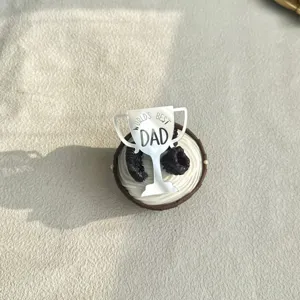 Topper per cupcake trofeo Miglior Papà del Mondo in acrilico per decorazione torta festa del papà.