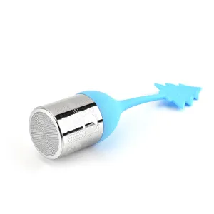 Christmas tree silicone tea infuser with 304 stainless steel mesh strainer for loose leaf tea.